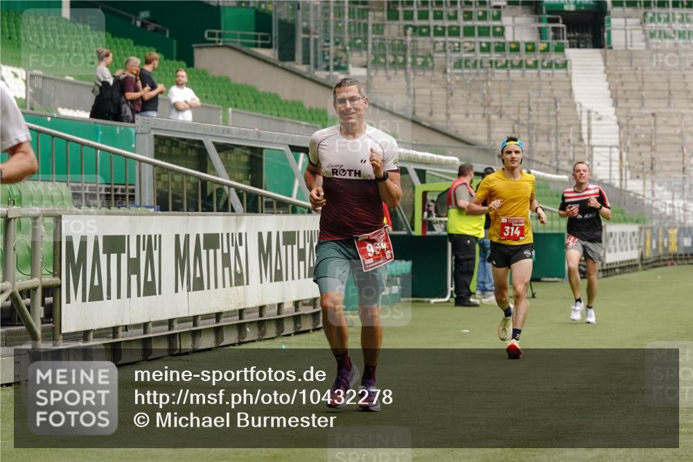 13.09.2026 - 21. swb-Marathon Bremen Michael Burmester http://msf.ph/oto/10432278 13.09.2026 12:29:16 Laufen im Stadion 314, 358, 520, 547, 553, 574, 649, 719, 858, 934, 959, 1161, 1253, 1256, 1391, 1428, 1525, 1724, 1783, 1917, 3662, 206, 322, 447, 814, 841, 875, 968, 1187, 1313, 1544, 1840, 2044, 2143 meine-sportfotos.de