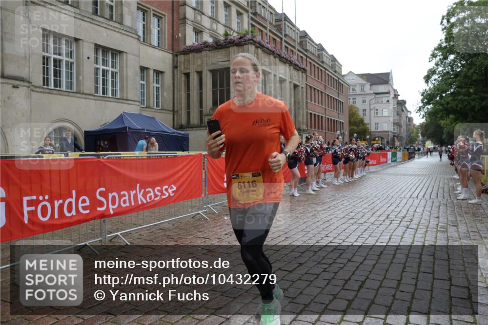 13.09.2026 - Kiel Lauf Yannick Fuchs http://msf.ph/oto/10432279 13.09.2026 11:20:45 Ziel 1677, 2913, 3935, 10950, 4598, 6116, 6116 meine-sportfotos.de