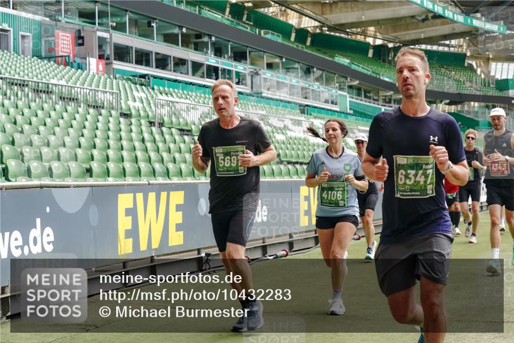 13.09.2026 - 21. swb-Marathon Bremen Michael Burmester http://msf.ph/oto/10432283 13.09.2026 13:04:37 Laufen im Stadion 178, 209, 210, 323, 488, 534, 536, 565, 596, 647, 725, 762, 881, 940, 1073, 1239, 1243, 1307, 1308, 1343, 1373, 1456, 1458, 1479, 1627, 1649, 1653, 1656, 1687, 1771, 1780, 1914, 1932, 1941, 2023, 2089, 2126, 2223, 2241, 2301, 2369, 2430, 2434, 2452, 2602, 2625, 2723, 2742, 2764, 2851, 2867, 2872, 2891, 2910, 2919, 2934, 2957, 2959, 2977, 2985, 3028, 3030, 3217, 3278, 3320, 3343, 3360, 3402, 3419, 3425, 3454, 3510, 3521, 3579, 3597, 3618, 3796, 3846, 3859, 3909, 242 meine-sportfotos.de