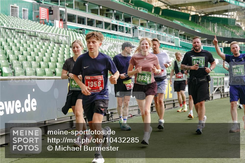 13.09.2026 - 21. swb-Marathon Bremen Michael Burmester http://msf.ph/oto/10432285 13.09.2026 13:29:35 Laufen im Stadion 171, 220, 297, 405, 422, 476, 685, 729, 754, 767, 986, 1079, 1217, 1242, 1270, 1298, 1325, 1384, 1615, 1633, 1634, 1741, 1777, 1810, 1811, 1886, 1983, 2238, 2249, 2263, 2326, 2365, 2436, 2449, 2472, 2546, 2574, 2593, 2615, 2738, 2740, 2743, 2830, 2862, 2868, 2924, 2991, 3020, 3053, 3061, 3129, 3154, 3227, 3238, 3274, 3286, 3321, 3361, 3563, 3589, 3594, 3595, 3605, 3678, 3694, 3755, 3758, 3798, 3826, 3853, 3898, 3929, 3953, 3965, 3971, 3987, 4011, 4056, 4108, 4238 meine-sportfotos.de