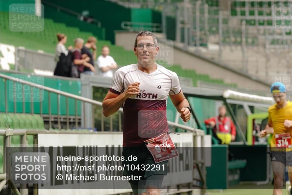 13.09.2026 - 21. swb-Marathon Bremen Michael Burmester http://msf.ph/oto/10432291 13.09.2026 12:29:18 Laufen im Stadion 314, 358, 520, 547, 553, 574, 649, 719, 858, 934, 959, 1161, 1253, 1256, 1391, 1428, 1525, 1724, 1783, 3662, 206, 322, 447, 814, 841, 875, 968, 1187, 1313, 1544, 1840, 2044, 2143 meine-sportfotos.de