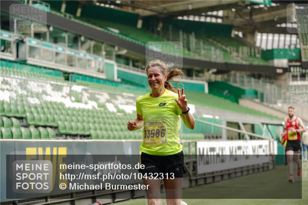 13.09.2026 - 21. swb-Marathon Bremen Michael Burmester http://msf.ph/oto/10432313 13.09.2026 10:23:39 Laufen im Stadion 10235, 10302, 10341, 10441, 10520, 10575, 10592, 10618, 10782, 10926, 10972, 11042, 11127, 11143, 11198, 11201, 11227, 11338, 11373, 11426, 11454, 11628, 11713, 11721, 11779, 11895, 11903, 12003, 12053, 12144, 12209, 12246, 12339, 12370, 12395, 12404, 12442, 12468, 12469, 12477, 12538, 13507, 13513, 13519, 13520, 13539, 13553, 13556, 13563, 13566, 13580, 13584, 13586, 13587, 13616, 13641, 13642, 10366, 10475, 11481, 11652, 13530, 13541 meine-sportfotos.de