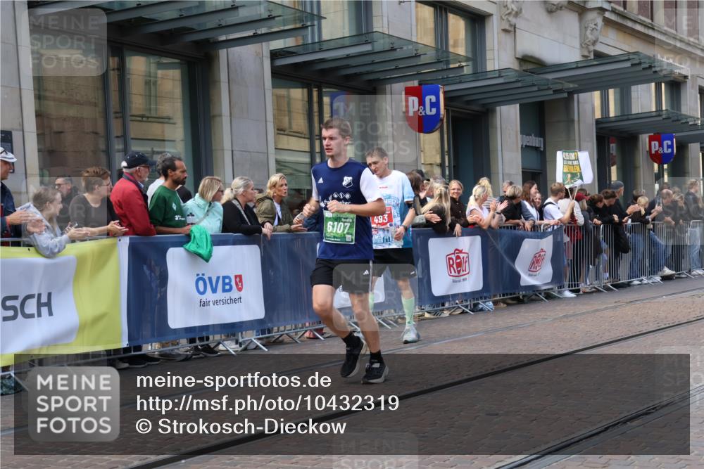 13.09.2026 - 21. swb-Marathon Bremen Strokosch-Dieckow http://msf.ph/oto/10432319 13.09.2026 13:11:57 Ziel 493, 899, 2447, 2820, 3336, 3362, 3703, 3830, 4283, 5940, 6107, 6739, 7328, 7521, 7621, 8981, 13013, 493, 826, 863, 2444, 3336, 4368, 4651, 4698, 5521, 5585, 5893, 6059, 6668, 8996, 9398, 13055 meine-sportfotos.de