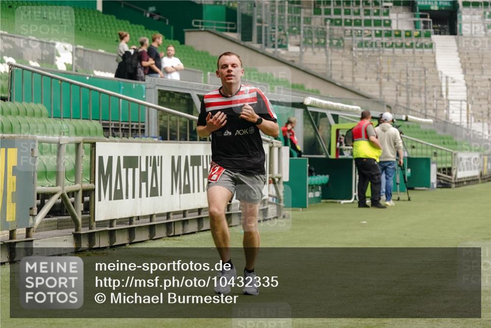 13.09.2026 - 21. swb-Marathon Bremen Michael Burmester http://msf.ph/oto/10432335 13.09.2026 12:29:23 Laufen im Stadion 314, 358, 520, 547, 553, 574, 649, 719, 858, 934, 959, 1253, 1256, 1391, 1428, 1525, 1724, 1783, 3662, 206, 322, 447, 814, 841, 875, 968, 1187, 1313, 1840, 2044, 2143 meine-sportfotos.de