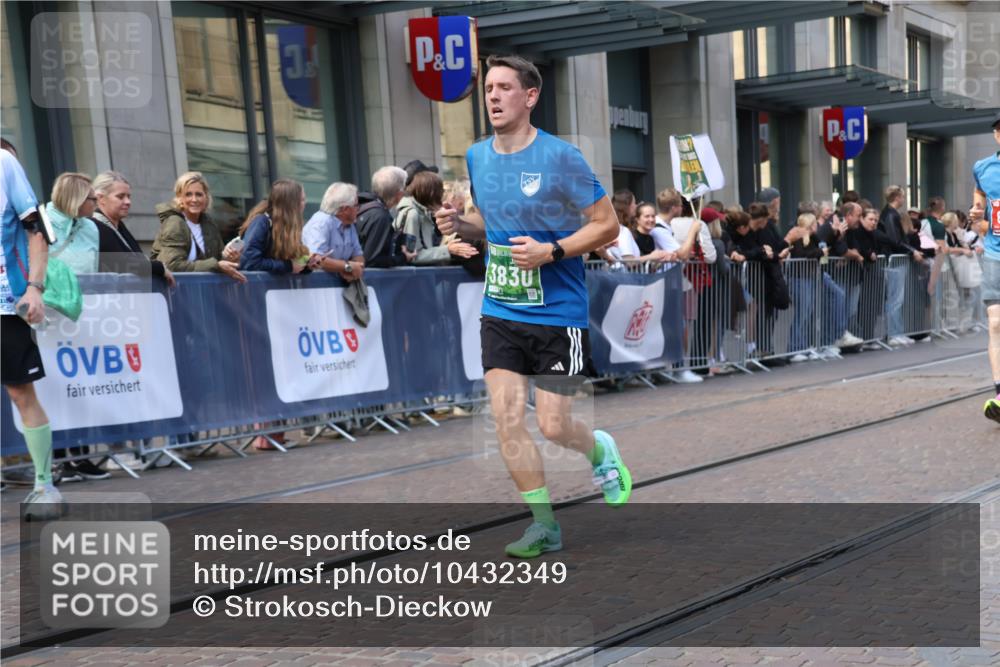 13.09.2026 - 21. swb-Marathon Bremen Strokosch-Dieckow http://msf.ph/oto/10432349 13.09.2026 13:11:59 Ziel 899, 1517, 2447, 2480, 2820, 3362, 3703, 3830, 4283, 4560, 5940, 6107, 6739, 7328, 7521, 7621, 8981, 13013, 493, 826, 863, 2444, 3336, 4368, 4651, 4698, 5521, 5585, 5893, 6059, 6668, 7621, 8996, 9398, 13055 meine-sportfotos.de