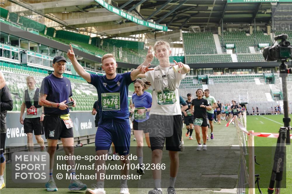 13.09.2026 - 21. swb-Marathon Bremen Michael Burmester http://msf.ph/oto/10432366 13.09.2026 13:29:37 Laufen im Stadion 171, 220, 297, 405, 422, 476, 685, 729, 754, 767, 986, 1079, 1217, 1242, 1270, 1298, 1325, 1384, 1615, 1633, 1634, 1741, 1777, 1810, 1811, 1886, 1983, 2238, 2249, 2263, 2326, 2365, 2436, 2449, 2472, 2546, 2574, 2593, 2615, 2738, 2740, 2743, 2830, 2862, 2868, 2869, 2871, 2924, 2991, 3020, 3053, 3061, 3129, 3154, 3227, 3238, 3274, 3286, 3321, 3361, 3563, 3589, 3594, 3595, 3605, 3678, 3694, 3755, 3758, 3798, 3826, 3853, 3898, 3929, 3953, 3965, 3971, 3987, 4011, 4056, 4108, 4238 meine-sportfotos.de