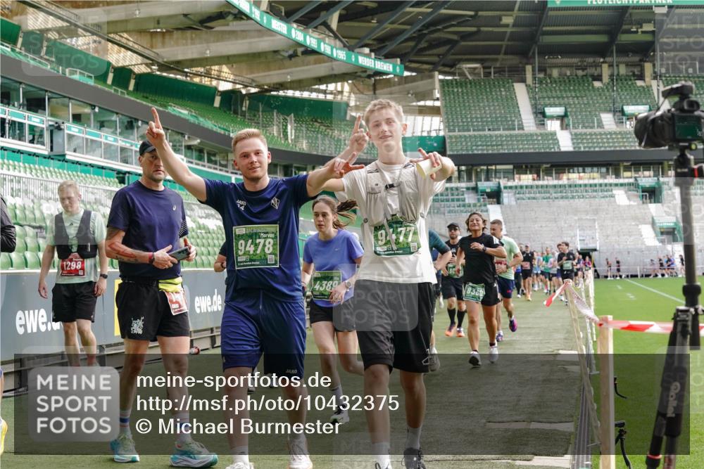 13.09.2026 - 21. swb-Marathon Bremen Michael Burmester http://msf.ph/oto/10432375 13.09.2026 13:29:37 Laufen im Stadion 171, 220, 297, 405, 422, 476, 685, 729, 754, 767, 986, 1079, 1217, 1242, 1270, 1298, 1325, 1384, 1615, 1633, 1634, 1741, 1777, 1810, 1811, 1886, 1983, 2238, 2249, 2263, 2326, 2365, 2436, 2449, 2472, 2546, 2574, 2593, 2615, 2738, 2740, 2743, 2830, 2862, 2868, 2869, 2871, 2924, 2991, 3020, 3053, 3061, 3129, 3154, 3227, 3238, 3274, 3286, 3321, 3361, 3563, 3589, 3594, 3595, 3605, 3678, 3694, 3755, 3758, 3798, 3826, 3853, 3898, 3929, 3953, 3965, 3971, 3987, 4011, 4056, 4108, 4238 meine-sportfotos.de