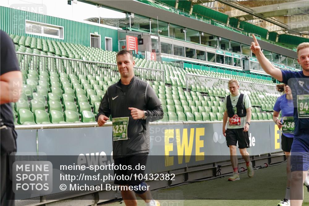 13.09.2026 - 21. swb-Marathon Bremen Michael Burmester http://msf.ph/oto/10432382 13.09.2026 13:29:38 Laufen im Stadion 171, 220, 297, 405, 422, 476, 685, 729, 754, 767, 986, 1079, 1217, 1242, 1270, 1298, 1325, 1384, 1615, 1633, 1634, 1741, 1777, 1810, 1811, 1886, 1983, 2238, 2249, 2263, 2326, 2365, 2436, 2449, 2472, 2546, 2574, 2593, 2615, 2738, 2740, 2743, 2830, 2862, 2868, 2869, 2871, 2924, 2991, 3020, 3053, 3061, 3129, 3154, 3227, 3238, 3274, 3286, 3321, 3361, 3563, 3589, 3594, 3595, 3605, 3678, 3694, 3755, 3758, 3798, 3826, 3853, 3898, 3929, 3953, 3965, 3971, 3987, 4011, 4056, 4108, 4238 meine-sportfotos.de