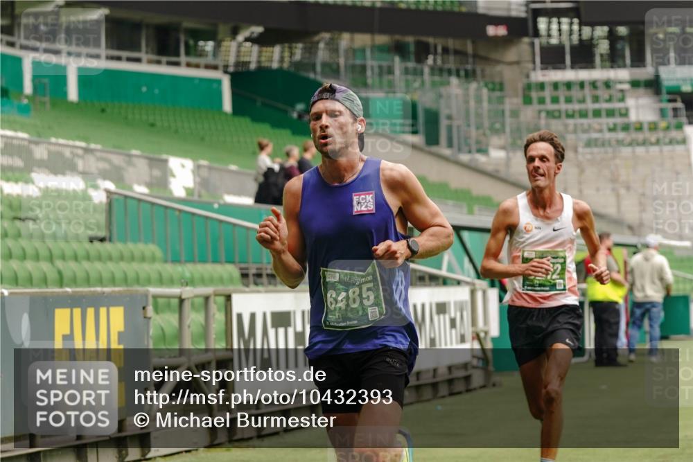 13.09.2026 - 21. swb-Marathon Bremen Michael Burmester http://msf.ph/oto/10432393 13.09.2026 12:29:43 Laufen im Stadion 314, 520, 547, 649, 719, 858, 934, 959, 1168, 1214, 1391, 1428, 1453, 206, 238, 322, 447, 814, 841, 875, 968, 1187, 1840, 2044, 2143 meine-sportfotos.de