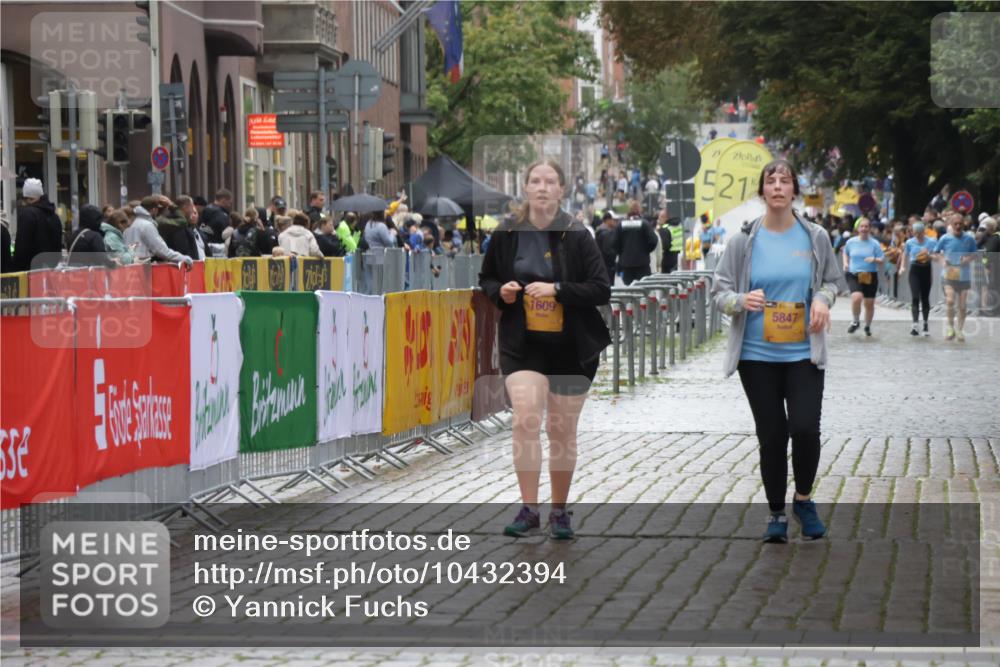 13.09.2026 - Kiel Lauf Yannick Fuchs http://msf.ph/oto/10432394 13.09.2026 11:21:38 Ziel 5953, 7755, 8014, 1609, 5847 meine-sportfotos.de
