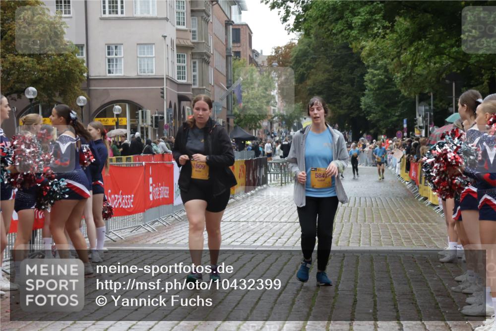 13.09.2026 - Kiel Lauf Yannick Fuchs http://msf.ph/oto/10432399 13.09.2026 11:21:45 Ziel 5953, 7755, 8014, 1609, 5847 meine-sportfotos.de