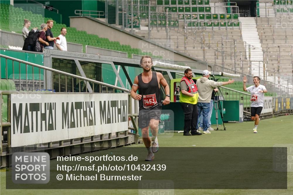 13.09.2026 - 21. swb-Marathon Bremen Michael Burmester http://msf.ph/oto/10432439 13.09.2026 12:29:57 Laufen im Stadion 314, 520, 547, 719, 858, 934, 959, 1168, 1214, 1428, 1453, 5212, 6485, 103, 206, 238, 322, 447, 841, 875, 968, 1187, 1840, 2044, 2143 meine-sportfotos.de