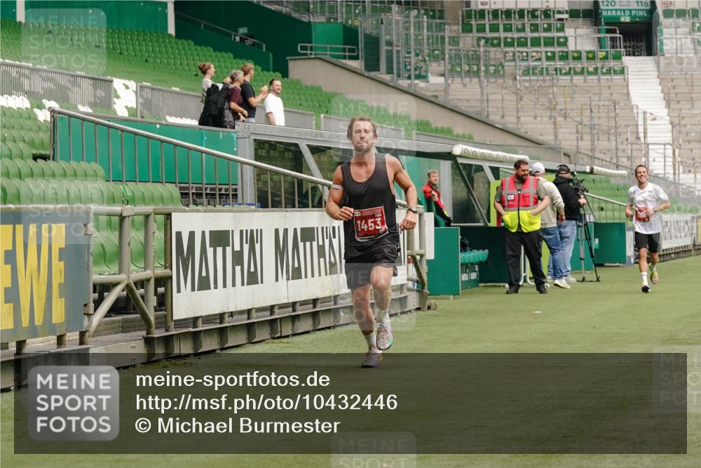 13.09.2026 - 21. swb-Marathon Bremen Michael Burmester http://msf.ph/oto/10432446 13.09.2026 12:29:58 Laufen im Stadion 314, 520, 547, 719, 858, 934, 959, 1168, 1214, 1428, 1453, 5212, 6485, 103, 206, 238, 322, 447, 841, 875, 968, 1187, 1840, 2044, 2143 meine-sportfotos.de