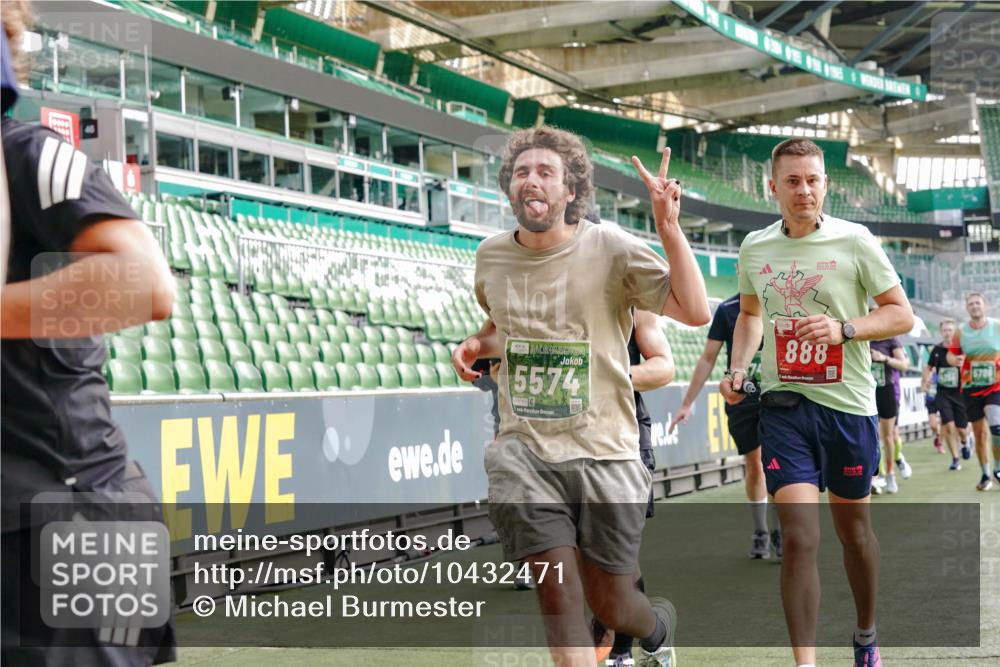 13.09.2026 - 21. swb-Marathon Bremen Michael Burmester http://msf.ph/oto/10432471 13.09.2026 13:29:43 Laufen im Stadion 171, 220, 297, 405, 422, 476, 685, 729, 754, 767, 986, 1079, 1217, 1242, 1270, 1298, 1325, 1384, 1615, 1633, 1634, 1741, 1777, 1810, 1811, 1886, 1983, 2238, 2242, 2249, 2263, 2326, 2365, 2436, 2449, 2472, 2546, 2574, 2593, 2615, 2738, 2740, 2743, 2830, 2862, 2868, 2869, 2871, 2924, 2991, 3020, 3053, 3061, 3129, 3154, 3227, 3238, 3274, 3286, 3321, 3361, 3563, 3594, 3595, 3605, 3678, 3694, 3755, 3758, 3798, 3826, 3853, 3898, 3929, 3953, 3965, 3971, 3987, 4011, 4056, 4108 meine-sportfotos.de