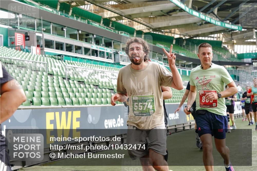 13.09.2026 - 21. swb-Marathon Bremen Michael Burmester http://msf.ph/oto/10432474 13.09.2026 13:29:44 Laufen im Stadion 171, 220, 297, 405, 422, 476, 685, 729, 754, 767, 986, 1079, 1217, 1242, 1270, 1298, 1325, 1384, 1615, 1633, 1634, 1741, 1777, 1810, 1811, 1886, 1983, 2238, 2242, 2249, 2263, 2326, 2365, 2436, 2449, 2472, 2546, 2574, 2593, 2615, 2738, 2740, 2743, 2830, 2862, 2868, 2869, 2871, 2924, 2991, 3020, 3053, 3061, 3129, 3154, 3227, 3238, 3274, 3286, 3321, 3361, 3563, 3594, 3595, 3605, 3678, 3694, 3755, 3758, 3798, 3826, 3853, 3898, 3929, 3953, 3965, 3971, 3987, 4011, 4056, 4108 meine-sportfotos.de