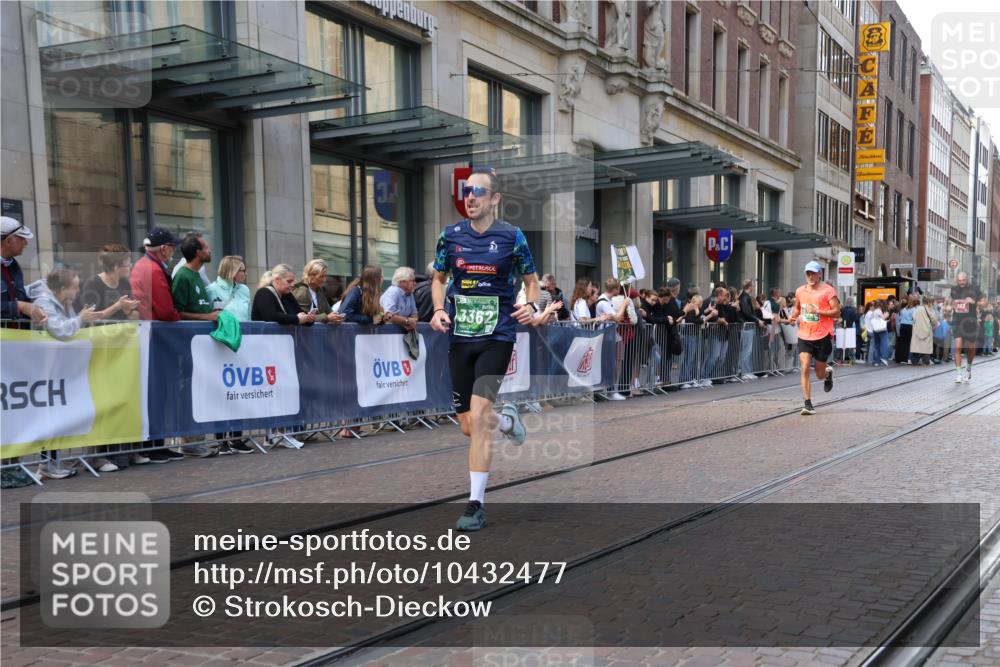 13.09.2026 - 21. swb-Marathon Bremen Strokosch-Dieckow http://msf.ph/oto/10432477 13.09.2026 13:12:03 Ziel 899, 1517, 2447, 2480, 3362, 3830, 4560, 5416, 5940, 6107, 6739, 7328, 7521, 8981, 13013, 493, 826, 863, 2444, 2447, 2820, 3336, 3703, 4283, 4368, 4651, 4698, 5521, 5585, 5893, 6668, 6739, 7621, 8996, 9398, 13055 meine-sportfotos.de