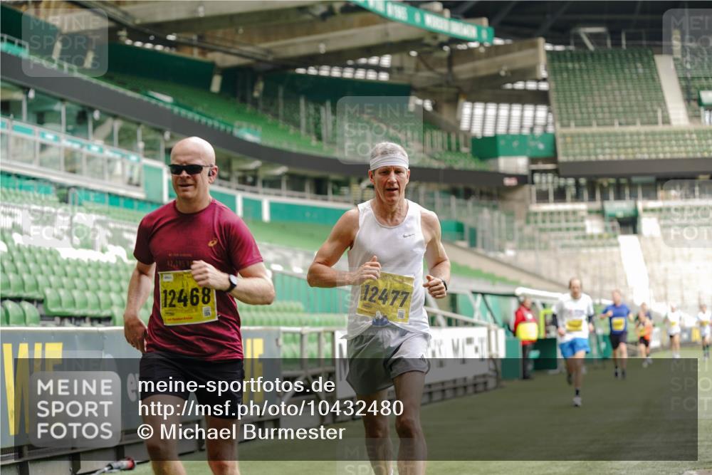 13.09.2026 - 21. swb-Marathon Bremen Michael Burmester http://msf.ph/oto/10432480 13.09.2026 10:23:48 Laufen im Stadion 10235, 10341, 10441, 10520, 10575, 10592, 10618, 10782, 10972, 11042, 11127, 11143, 11198, 11201, 11227, 11338, 11373, 11426, 11628, 11713, 11721, 11779, 11826, 11895, 11903, 12003, 12053, 12144, 12209, 12246, 12339, 12370, 12395, 12404, 12442, 12468, 12469, 12477, 12525, 13507, 13513, 13519, 13520, 13553, 13556, 13563, 13566, 13580, 13584, 13585, 13586, 13616, 13641, 13642, 10366, 10475, 13530, 13541 meine-sportfotos.de