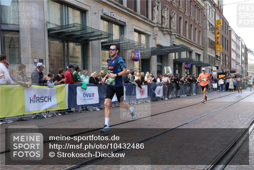 13.09.2026 - 21. swb-Marathon Bremen Strokosch-Dieckow http://msf.ph/oto/10432486 13.09.2026 13:12:04 Ziel 899, 1517, 2480, 3362, 3830, 4560, 5416, 5940, 6107, 6796, 7328, 7521, 8981, 13013, 493, 826, 863, 2444, 2447, 2820, 3336, 3703, 4283, 4368, 4651, 4698, 5521, 5585, 5893, 6668, 6739, 7621, 8996, 9398, 13055 meine-sportfotos.de