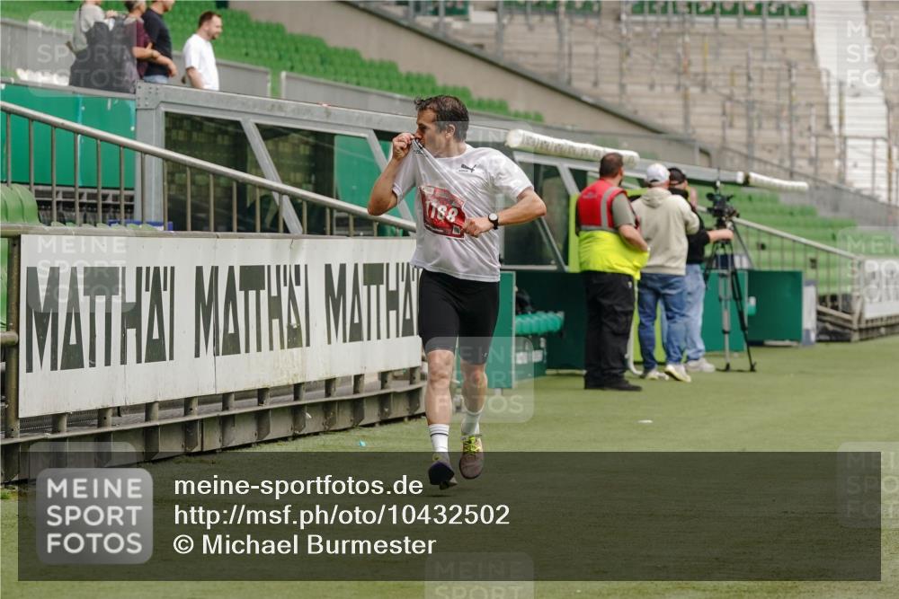 13.09.2026 - 21. swb-Marathon Bremen Michael Burmester http://msf.ph/oto/10432502 13.09.2026 12:30:05 Laufen im Stadion 314, 520, 547, 719, 858, 934, 959, 1168, 1214, 1453, 5212, 6485, 103, 206, 238, 322, 447, 841, 875, 968, 1187, 1840, 2032, 2044, 2143 meine-sportfotos.de