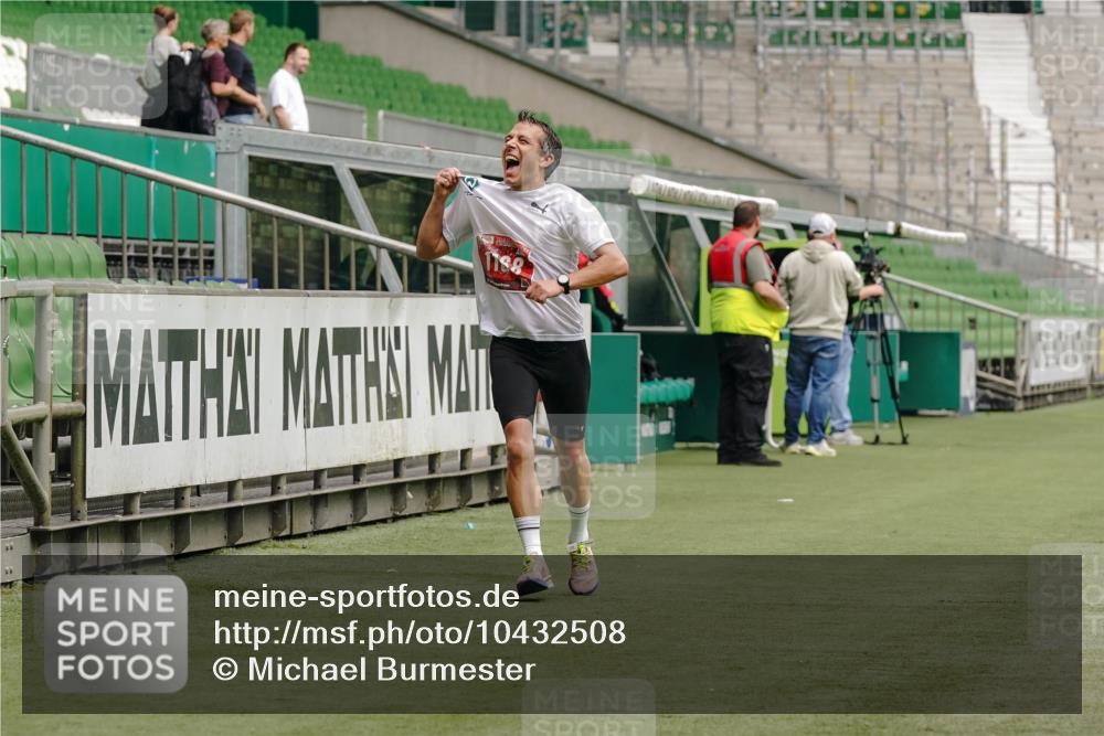 13.09.2026 - 21. swb-Marathon Bremen Michael Burmester http://msf.ph/oto/10432508 13.09.2026 12:30:06 Laufen im Stadion 314, 520, 547, 719, 858, 934, 959, 1168, 1214, 1453, 5212, 6485, 103, 206, 238, 322, 447, 841, 875, 968, 1187, 1840, 2032, 2044, 2143 meine-sportfotos.de