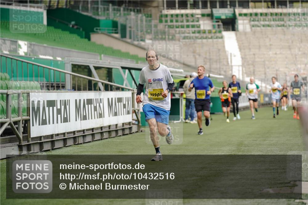 13.09.2026 - 21. swb-Marathon Bremen Michael Burmester http://msf.ph/oto/10432516 13.09.2026 10:23:50 Laufen im Stadion 10235, 10341, 10441, 10520, 10575, 10592, 10618, 10782, 10972, 11042, 11127, 11143, 11198, 11201, 11227, 11373, 11426, 11628, 11632, 11713, 11721, 11779, 11826, 11895, 11903, 12003, 12053, 12144, 12209, 12246, 12339, 12370, 12395, 12404, 12442, 12468, 12469, 12477, 12525, 13513, 13519, 13520, 13553, 13556, 13563, 13566, 13580, 13584, 13585, 13586, 13616, 13641, 13642, 10366, 10475, 13530, 13541 meine-sportfotos.de