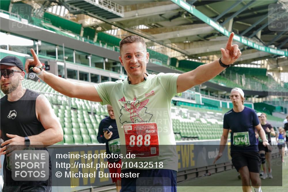 13.09.2026 - 21. swb-Marathon Bremen Michael Burmester http://msf.ph/oto/10432518 13.09.2026 13:29:45 Laufen im Stadion 171, 220, 297, 405, 422, 476, 685, 729, 754, 767, 986, 1079, 1217, 1242, 1270, 1298, 1325, 1384, 1615, 1633, 1634, 1741, 1777, 1810, 1811, 1886, 1983, 2238, 2242, 2249, 2263, 2326, 2365, 2436, 2449, 2472, 2546, 2574, 2593, 2615, 2738, 2740, 2743, 2830, 2862, 2868, 2869, 2871, 2924, 2991, 3020, 3053, 3061, 3129, 3154, 3227, 3238, 3274, 3286, 3321, 3361, 3563, 3594, 3595, 3605, 3678, 3694, 3755, 3758, 3798, 3826, 3853, 3898, 3929, 3953, 3965, 3971, 3987, 4011, 4056, 4108 meine-sportfotos.de
