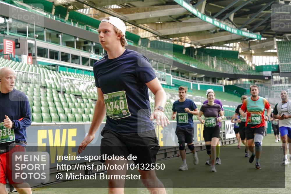 13.09.2026 - 21. swb-Marathon Bremen Michael Burmester http://msf.ph/oto/10432550 13.09.2026 13:29:46 Laufen im Stadion 171, 220, 297, 405, 422, 476, 685, 729, 754, 767, 986, 1079, 1217, 1242, 1270, 1298, 1325, 1384, 1615, 1633, 1634, 1741, 1777, 1810, 1811, 1886, 1983, 2238, 2242, 2249, 2263, 2326, 2365, 2436, 2449, 2472, 2546, 2574, 2593, 2615, 2738, 2740, 2743, 2830, 2862, 2868, 2869, 2871, 2924, 2991, 3020, 3053, 3061, 3129, 3154, 3227, 3238, 3274, 3286, 3321, 3361, 3563, 3594, 3595, 3605, 3678, 3694, 3755, 3758, 3798, 3853, 3876, 3898, 3929, 3953, 3965, 3971, 3987, 4011, 4056, 4108 meine-sportfotos.de