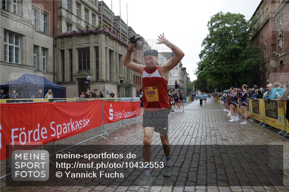 13.09.2026 - Kiel Lauf Yannick Fuchs http://msf.ph/oto/10432553 13.09.2026 11:22:48 Ziel 1305, 5917, 7737 meine-sportfotos.de