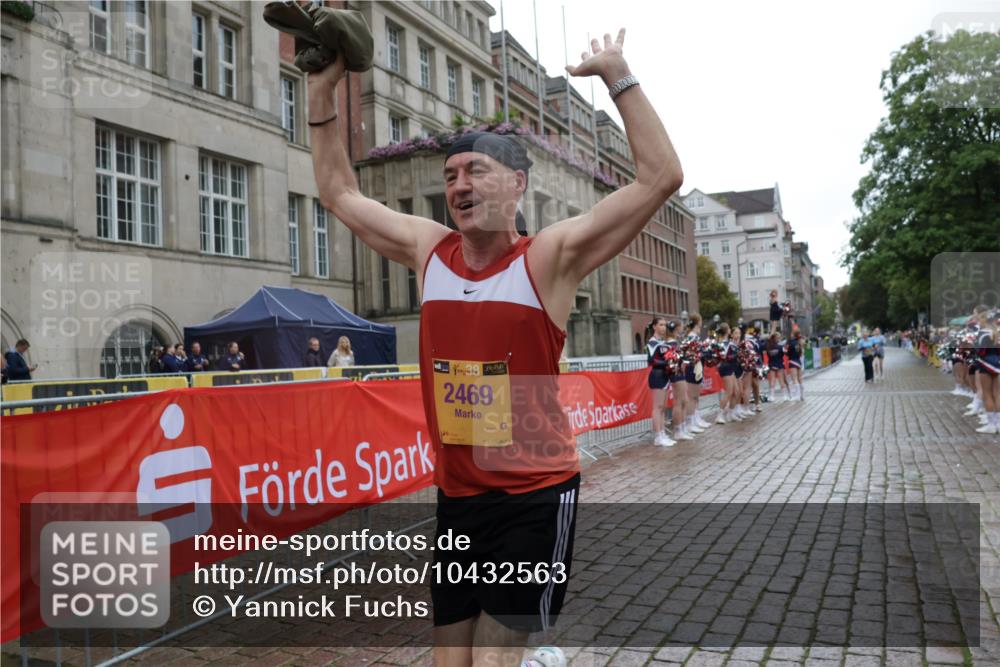 13.09.2026 - Kiel Lauf Yannick Fuchs http://msf.ph/oto/10432563 13.09.2026 11:22:49 Ziel 1305, 5917, 7737 meine-sportfotos.de