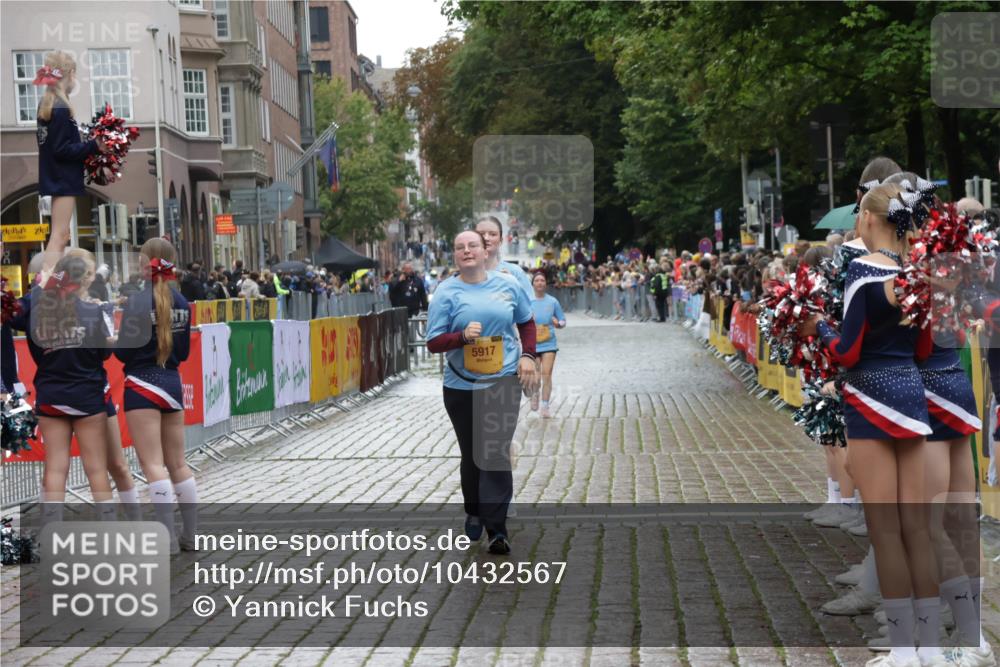 13.09.2026 - Kiel Lauf Yannick Fuchs http://msf.ph/oto/10432567 13.09.2026 11:22:52 Ziel 1305, 5917, 7737 meine-sportfotos.de