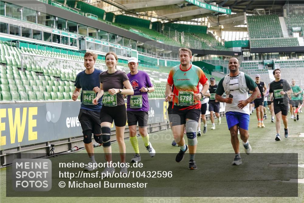 13.09.2026 - 21. swb-Marathon Bremen Michael Burmester http://msf.ph/oto/10432596 13.09.2026 13:29:48 Laufen im Stadion 171, 220, 297, 405, 422, 476, 685, 729, 754, 767, 986, 1079, 1217, 1242, 1270, 1298, 1325, 1384, 1615, 1633, 1634, 1741, 1777, 1810, 1811, 1886, 1983, 2238, 2242, 2249, 2263, 2326, 2365, 2436, 2449, 2472, 2546, 2574, 2593, 2615, 2738, 2740, 2743, 2830, 2862, 2868, 2869, 2871, 2924, 2991, 2994, 3020, 3053, 3061, 3129, 3154, 3227, 3238, 3274, 3286, 3321, 3361, 3563, 3594, 3595, 3605, 3678, 3694, 3755, 3758, 3798, 3853, 3876, 3898, 3929, 3953, 3965, 3971, 3987, 4011, 4056, 4108 meine-sportfotos.de