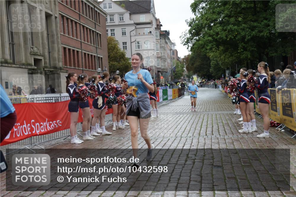13.09.2026 - Kiel Lauf Yannick Fuchs http://msf.ph/oto/10432598 13.09.2026 11:22:59 Ziel 1305, 5917, 7737, 1305, 5917 meine-sportfotos.de