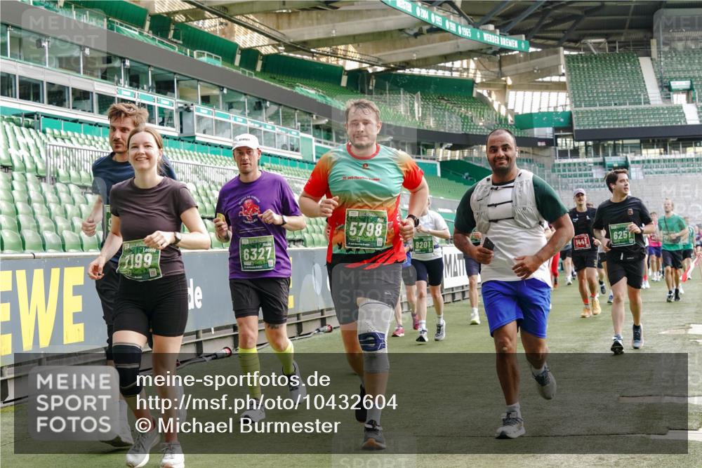 13.09.2026 - 21. swb-Marathon Bremen Michael Burmester http://msf.ph/oto/10432604 13.09.2026 13:29:48 Laufen im Stadion 171, 220, 297, 405, 422, 476, 685, 729, 754, 767, 986, 1079, 1217, 1242, 1270, 1298, 1325, 1384, 1615, 1633, 1634, 1741, 1777, 1810, 1811, 1886, 1983, 2238, 2242, 2249, 2263, 2326, 2365, 2436, 2449, 2472, 2546, 2574, 2593, 2615, 2738, 2740, 2743, 2830, 2862, 2868, 2869, 2871, 2924, 2991, 2994, 3020, 3053, 3061, 3129, 3154, 3227, 3238, 3274, 3286, 3321, 3361, 3563, 3594, 3595, 3605, 3678, 3694, 3755, 3758, 3798, 3853, 3876, 3898, 3929, 3953, 3965, 3971, 3987, 4011, 4056, 4108 meine-sportfotos.de