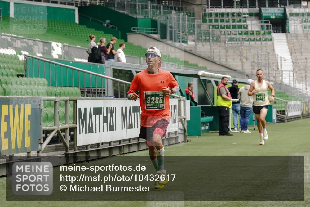 13.09.2026 - 21. swb-Marathon Bremen Michael Burmester http://msf.ph/oto/10432617 13.09.2026 12:30:15 Laufen im Stadion 314, 520, 547, 858, 934, 1168, 1214, 1357, 1453, 1639, 5212, 6485, 103, 206, 238, 322, 420, 447, 841, 875, 1187, 1352, 1840, 2032, 2044, 2143 meine-sportfotos.de