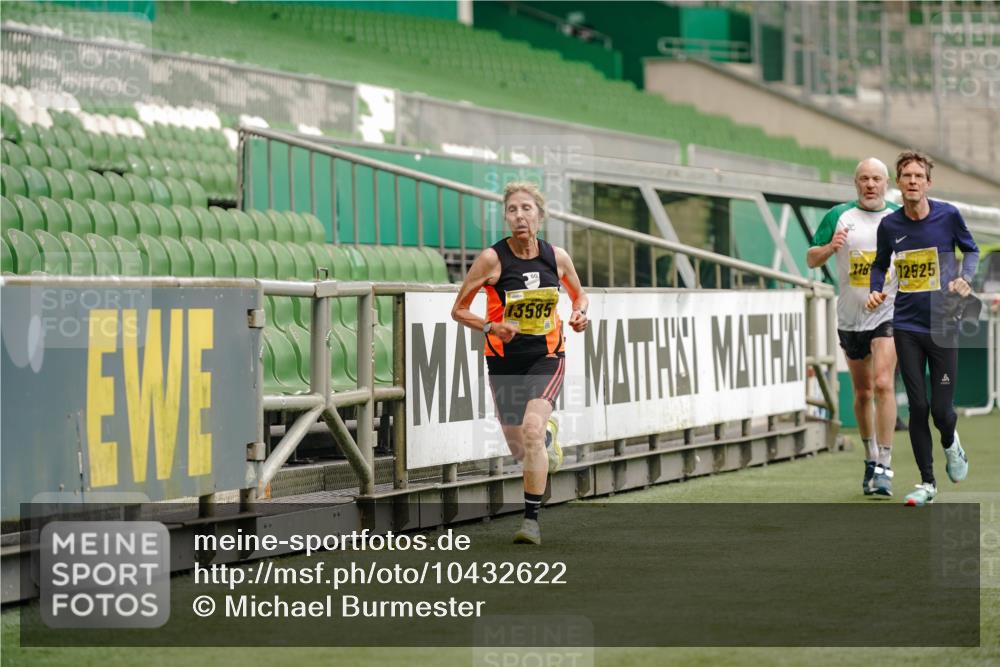 13.09.2026 - 21. swb-Marathon Bremen Michael Burmester http://msf.ph/oto/10432622 13.09.2026 10:23:58 Laufen im Stadion 10235, 10328, 10337, 10341, 10441, 10520, 10575, 10592, 10618, 10632, 10782, 10972, 11042, 11127, 11143, 11198, 11201, 11227, 11373, 11426, 11442, 11628, 11630, 11632, 11713, 11721, 11779, 11826, 11895, 11903, 12053, 12144, 12209, 12246, 12281, 12339, 12370, 12395, 12404, 12442, 12468, 12469, 12477, 12525, 13513, 13519, 13520, 13556, 13563, 13566, 13580, 13584, 13585, 13586, 13616, 13641, 13642, 10366, 13530 meine-sportfotos.de
