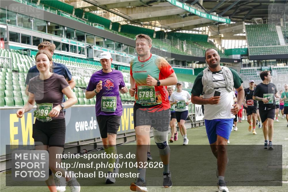 13.09.2026 - 21. swb-Marathon Bremen Michael Burmester http://msf.ph/oto/10432626 13.09.2026 13:29:49 Laufen im Stadion 171, 220, 297, 405, 422, 476, 685, 729, 754, 767, 986, 1079, 1217, 1242, 1270, 1298, 1325, 1384, 1615, 1633, 1634, 1741, 1777, 1810, 1811, 1886, 1983, 2238, 2242, 2249, 2263, 2326, 2365, 2436, 2449, 2472, 2546, 2574, 2593, 2615, 2738, 2740, 2743, 2830, 2862, 2868, 2869, 2871, 2924, 2991, 2994, 3020, 3053, 3061, 3129, 3154, 3227, 3238, 3274, 3286, 3321, 3361, 3563, 3594, 3595, 3605, 3678, 3694, 3755, 3758, 3798, 3853, 3876, 3898, 3929, 3953, 3965, 3971, 3987, 4011, 4056, 4108 meine-sportfotos.de