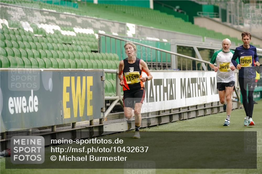 13.09.2026 - 21. swb-Marathon Bremen Michael Burmester http://msf.ph/oto/10432637 13.09.2026 10:23:59 Laufen im Stadion 10235, 10328, 10337, 10341, 10441, 10520, 10575, 10592, 10618, 10632, 10782, 10972, 11042, 11127, 11143, 11198, 11201, 11227, 11373, 11426, 11442, 11527, 11628, 11630, 11632, 11713, 11721, 11779, 11826, 11895, 11903, 12053, 12144, 12209, 12246, 12281, 12339, 12370, 12395, 12404, 12406, 12442, 12468, 12469, 12477, 12525, 13513, 13519, 13520, 13556, 13563, 13566, 13580, 13584, 13585, 13586, 13616, 13641, 13642, 10366, 13530 meine-sportfotos.de