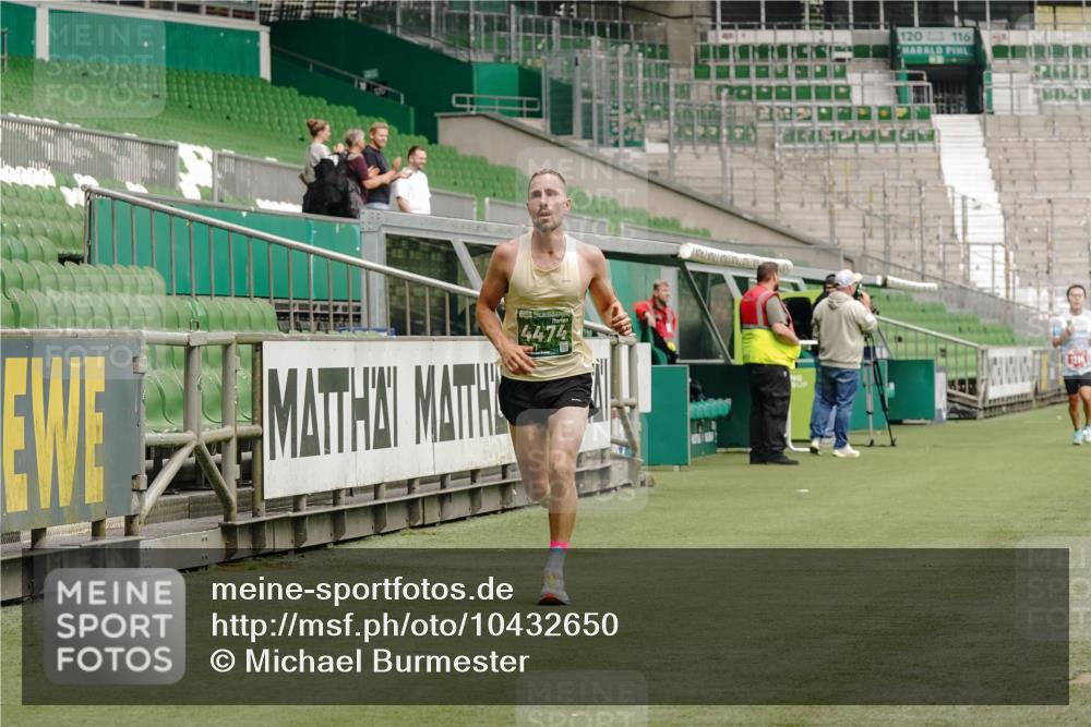 13.09.2026 - 21. swb-Marathon Bremen Michael Burmester http://msf.ph/oto/10432650 13.09.2026 12:30:18 Laufen im Stadion 314, 520, 547, 858, 934, 1168, 1214, 1357, 1453, 1639, 5212, 6485, 103, 206, 238, 322, 420, 447, 841, 875, 1187, 1352, 1840, 2032, 2044, 2143 meine-sportfotos.de