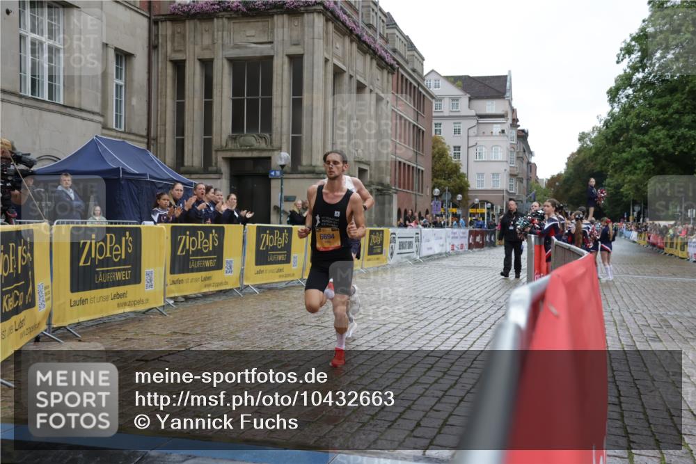 13.09.2026 - Kiel Lauf Yannick Fuchs http://msf.ph/oto/10432663 13.09.2026 11:23:37 Ziel 11523 meine-sportfotos.de