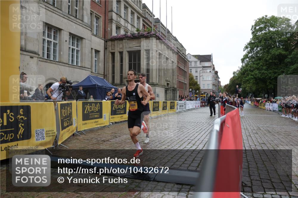 13.09.2026 - Kiel Lauf Yannick Fuchs http://msf.ph/oto/10432672 13.09.2026 11:23:37 Ziel 11523 meine-sportfotos.de
