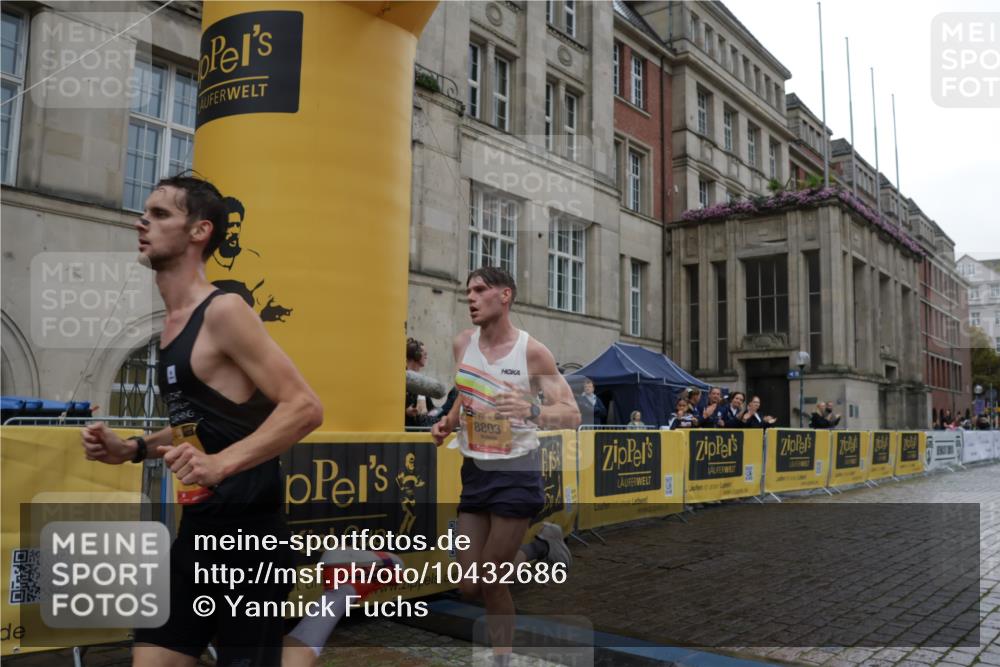 13.09.2026 - Kiel Lauf Yannick Fuchs http://msf.ph/oto/10432686 13.09.2026 11:23:38 Ziel 11523 meine-sportfotos.de