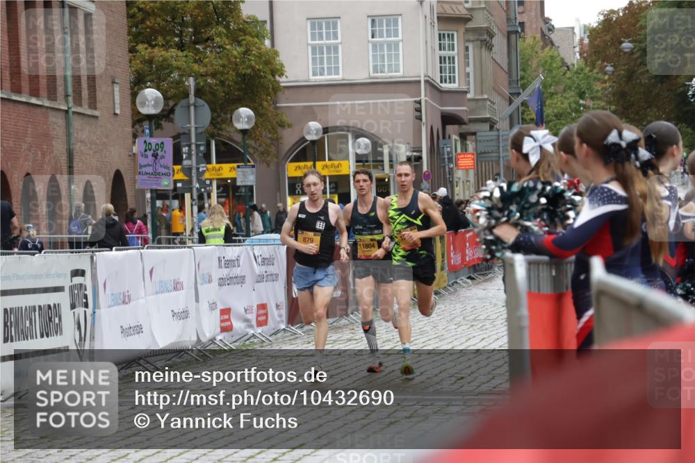13.09.2026 - Kiel Lauf Yannick Fuchs http://msf.ph/oto/10432690 13.09.2026 11:23:54 Ziel 7002, 11523, 2032, 7693 meine-sportfotos.de