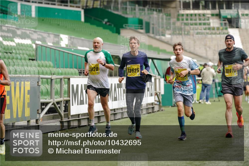 13.09.2026 - 21. swb-Marathon Bremen Michael Burmester http://msf.ph/oto/10432695 13.09.2026 10:24:00 Laufen im Stadion 10235, 10328, 10337, 10341, 10441, 10520, 10575, 10592, 10618, 10632, 10782, 10972, 11042, 11127, 11143, 11198, 11201, 11227, 11373, 11426, 11442, 11527, 11628, 11630, 11632, 11713, 11721, 11779, 11826, 11895, 11903, 12053, 12144, 12209, 12246, 12281, 12339, 12370, 12395, 12404, 12406, 12442, 12468, 12469, 12477, 12525, 13513, 13519, 13520, 13556, 13563, 13566, 13580, 13585, 13586, 13616, 13641, 13642, 10366, 13530 meine-sportfotos.de