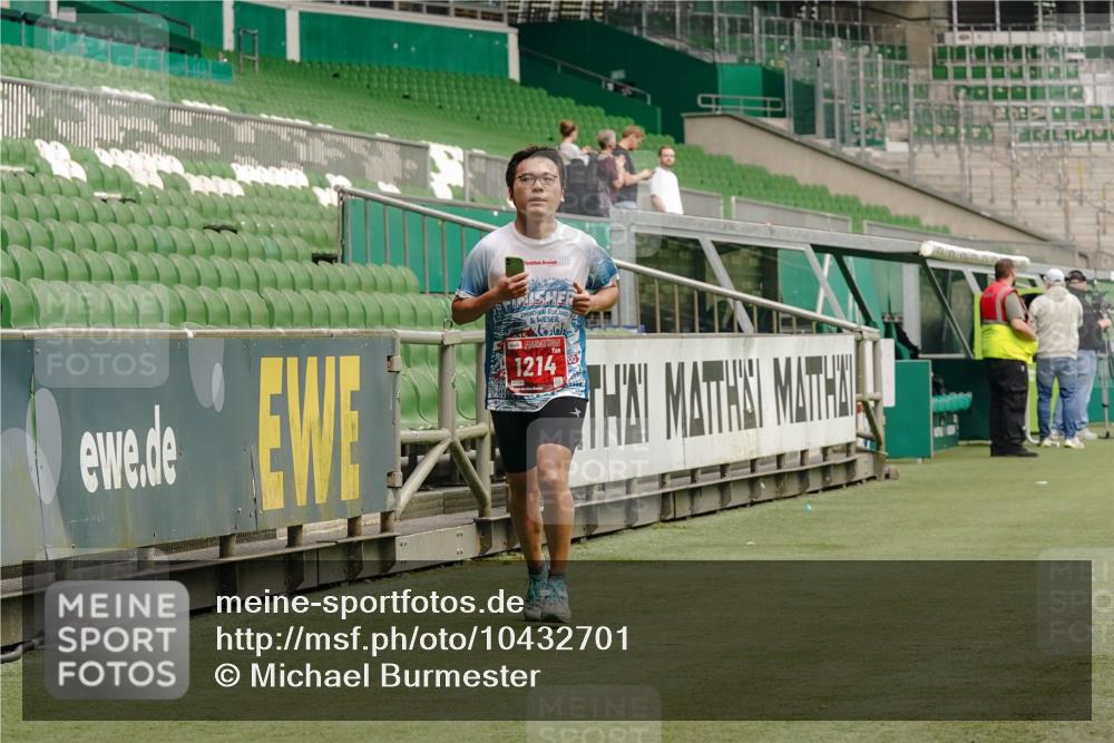13.09.2026 - 21. swb-Marathon Bremen Michael Burmester http://msf.ph/oto/10432701 13.09.2026 12:30:31 Laufen im Stadion 314, 520, 547, 858, 934, 1168, 1214, 1357, 1453, 1639, 4474, 5212, 6485, 8285, 103, 206, 238, 322, 420, 841, 875, 1161, 1352, 1840, 1917, 2032, 4264 meine-sportfotos.de