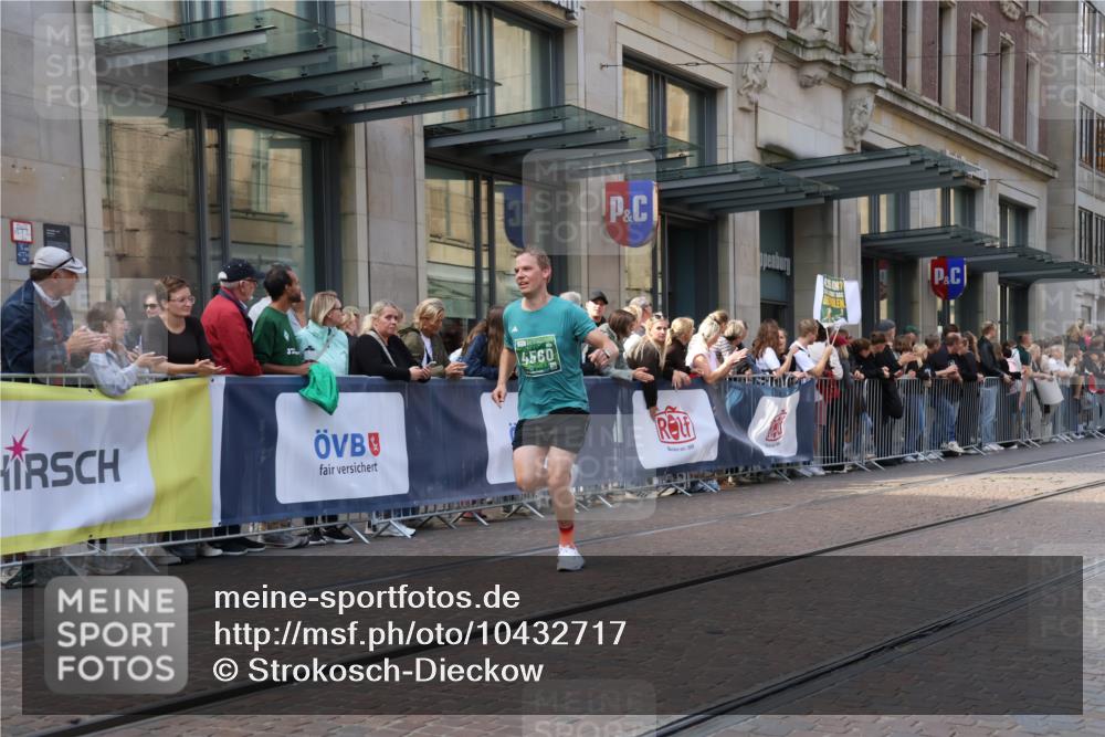 13.09.2026 - 21. swb-Marathon Bremen Strokosch-Dieckow http://msf.ph/oto/10432717 13.09.2026 13:12:16 Ziel 899, 1517, 2362, 2480, 3054, 3988, 4560, 4879, 5416, 6796, 7328, 8029, 8981, 9775, 9803, 13106, 493, 2444, 2447, 2820, 3336, 3362, 3703, 3830, 4283, 4698, 5940, 6107, 6739, 7521, 7621, 13013 meine-sportfotos.de
