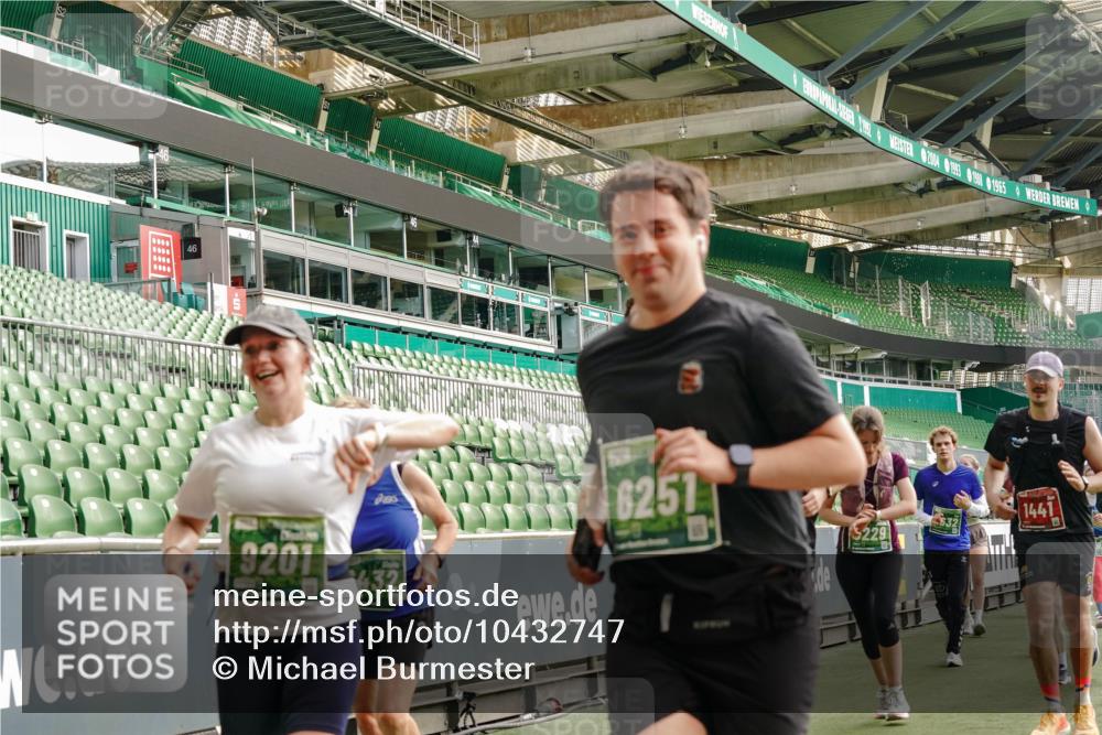 13.09.2026 - 21. swb-Marathon Bremen Michael Burmester http://msf.ph/oto/10432747 13.09.2026 13:29:53 Laufen im Stadion 171, 220, 297, 405, 422, 476, 685, 729, 754, 767, 986, 1079, 1217, 1242, 1270, 1298, 1325, 1384, 1615, 1633, 1634, 1741, 1777, 1810, 1811, 1886, 1983, 2238, 2242, 2249, 2263, 2326, 2365, 2436, 2449, 2472, 2546, 2593, 2615, 2738, 2740, 2743, 2830, 2862, 2868, 2869, 2871, 2918, 2924, 2991, 2994, 3020, 3053, 3129, 3154, 3227, 3238, 3274, 3286, 3321, 3361, 3563, 3594, 3595, 3605, 3678, 3755, 3758, 3798, 3853, 3876, 3898, 3929, 3953, 3965, 3971, 3987, 4011, 4056 meine-sportfotos.de
