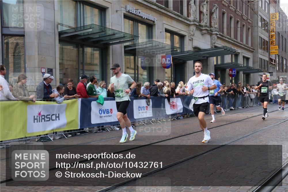 13.09.2026 - 21. swb-Marathon Bremen Strokosch-Dieckow http://msf.ph/oto/10432761 13.09.2026 13:12:20 Ziel 899, 1517, 2350, 2362, 2480, 3054, 3988, 4560, 4605, 4879, 5416, 6796, 8029, 9775, 9803, 13106, 493, 899, 2444, 2447, 2820, 3336, 3362, 3703, 3830, 4283, 5940, 6107, 6739, 7328, 7521, 7621, 8981, 13013 meine-sportfotos.de