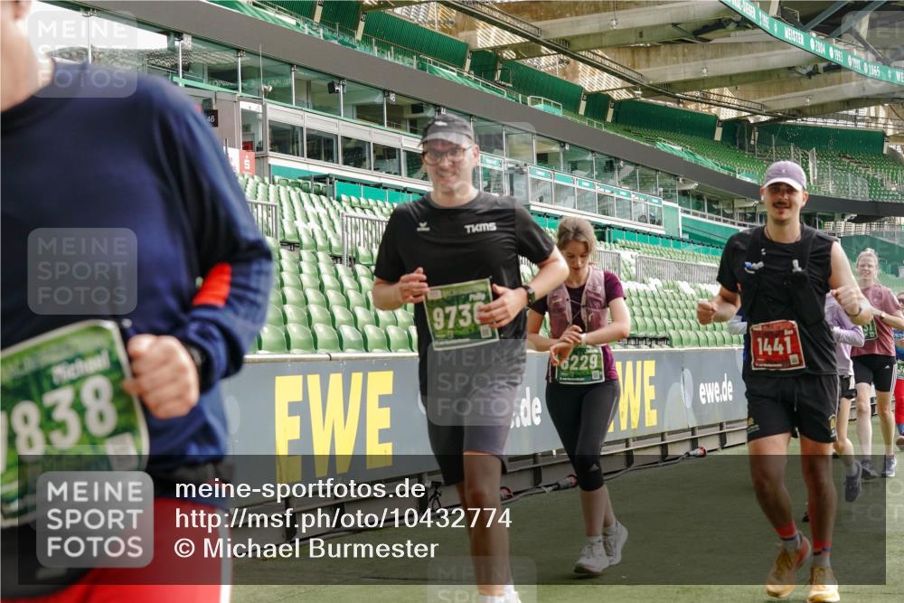 13.09.2026 - 21. swb-Marathon Bremen Michael Burmester http://msf.ph/oto/10432774 13.09.2026 13:29:54 Laufen im Stadion 171, 220, 297, 405, 422, 476, 685, 729, 754, 767, 986, 1079, 1217, 1242, 1270, 1298, 1325, 1384, 1615, 1633, 1634, 1741, 1777, 1810, 1811, 1886, 1983, 2238, 2242, 2249, 2263, 2326, 2365, 2436, 2449, 2472, 2546, 2593, 2615, 2738, 2740, 2743, 2830, 2862, 2868, 2869, 2871, 2918, 2924, 2991, 2994, 3020, 3053, 3129, 3154, 3227, 3238, 3274, 3286, 3321, 3361, 3563, 3594, 3595, 3605, 3678, 3755, 3758, 3798, 3853, 3876, 3898, 3929, 3953, 3965, 3971, 3987, 4011, 4056 meine-sportfotos.de