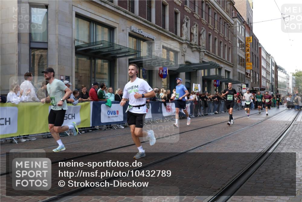 13.09.2026 - 21. swb-Marathon Bremen Strokosch-Dieckow http://msf.ph/oto/10432789 13.09.2026 13:12:21 Ziel 1517, 2350, 2362, 2480, 3054, 3988, 4560, 4605, 4879, 5416, 6796, 8029, 9775, 9803, 13106, 493, 899, 2447, 2820, 3336, 3362, 3703, 3830, 4283, 5940, 6107, 6739, 7328, 7521, 7621, 8981, 13013 meine-sportfotos.de