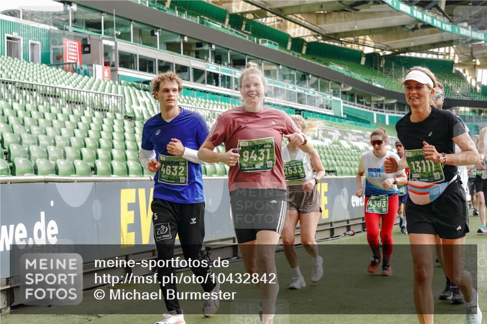 13.09.2026 - 21. swb-Marathon Bremen Michael Burmester http://msf.ph/oto/10432842 13.09.2026 13:29:58 Laufen im Stadion 171, 220, 297, 405, 422, 476, 685, 729, 754, 767, 806, 986, 1079, 1217, 1242, 1270, 1384, 1615, 1633, 1634, 1777, 1810, 1811, 1886, 1983, 2238, 2242, 2249, 2263, 2326, 2365, 2436, 2449, 2546, 2593, 2615, 2637, 2738, 2740, 2830, 2862, 2868, 2869, 2871, 2918, 2924, 2991, 2994, 3020, 3053, 3129, 3154, 3227, 3238, 3274, 3286, 3321, 3361, 3563, 3594, 3595, 3605, 3678, 3755, 3758, 3798, 3876, 3898, 3929, 3953, 3965, 3971, 3987, 4011, 4056 meine-sportfotos.de
